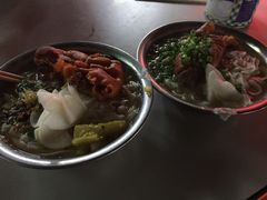 -肥佬良扣肉粉面店(梧州总店)