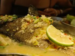 -大头虾越式风味餐厅(光明广场店)