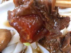 牛腩拼猪肠粉-海幢瑞芳饮食店