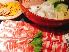 -老牌坊云南鱼豆花火锅(哈西万达店)