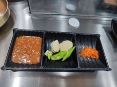 -牛信亭韩国料理·炭火烤肉(紫藤路店)