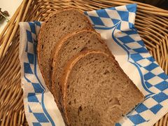 面包-Restaurant Paulaner am Dom