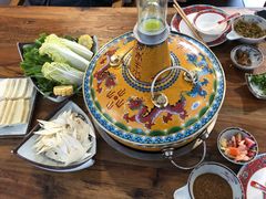 -毛辣果·贵州红酸汤牛肉火锅(西单店)