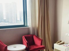 -杭州滨江宝龙城华美达酒店