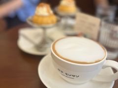 -Café Monson