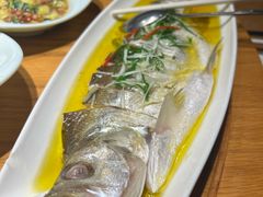 -头上红煨盐鸡·非遗院子餐厅