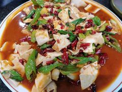 -路边边地标烧烤·川菜·小龙虾·音乐酒馆(良乡长虹店)
