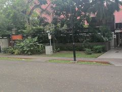 -东海岸人工湖美食村