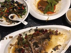 -鱼鲜饭香·招牌汽锅剁椒鱼头王