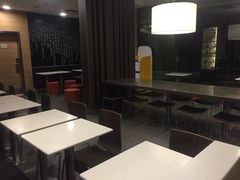 大堂-麦当劳(常山服务区得来速店)