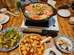 -乡土特色.冷锅鱼.牦牛肉汤锅