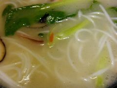 -香巴拉云南餐厅(华莱坞店)