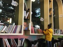 -钟书阁(松江泰晤士小镇店)