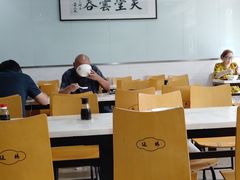 大堂-绿杨馄饨临顿路店