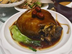 -鞍山大白鲨美食酒店