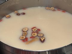 -尚尚仙·酸汤猪手·猪肚鸡火锅(华联万柳购物中心店)