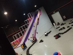 -嘿哟动霸CHUA·新潮玩运动娱乐中心·蹦床滑冰团建乐园