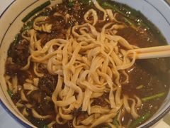 -镇南锅盖面馆(解放路店)