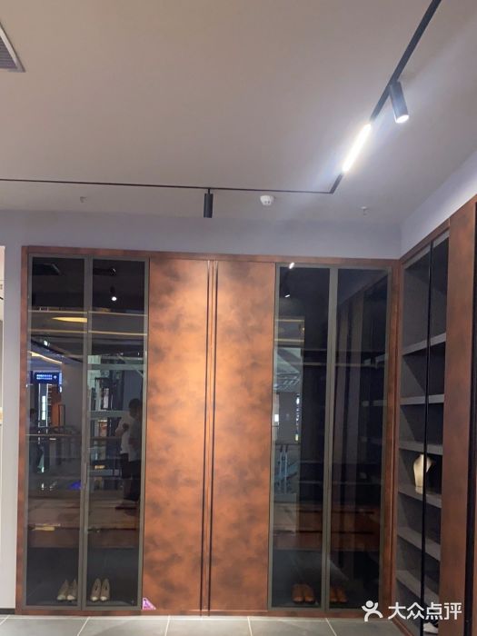索菲亚全屋定制衣柜橱柜家具(十里河居然之家智能馆家具店)图片