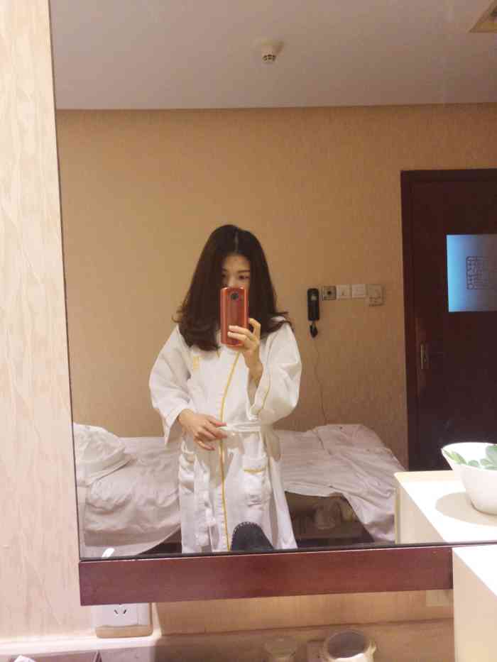 琉璃紫房美容连锁(福朋喜来登店)-"这家连锁店技师不错,但是总是不