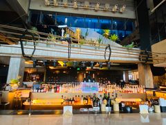 -The ROOF (通盈中心店)