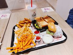 -The Habit Burger Grill 哈比特汉堡(复兴soho店)