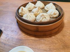 传统猪肉灌汤包-草包包子铺(宽厚里店)