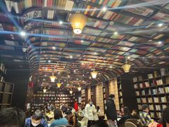 -钟书阁(松江泰晤士小镇店)