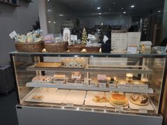 面包甜点陈列柜-洪小凡(钱塘明月店)