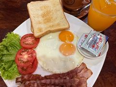 -Dang restaurant (patong phuket)