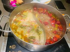 蕃茄牛膝骨猪肚鸡汤-捞王锅物料理(上海世茂广场店)