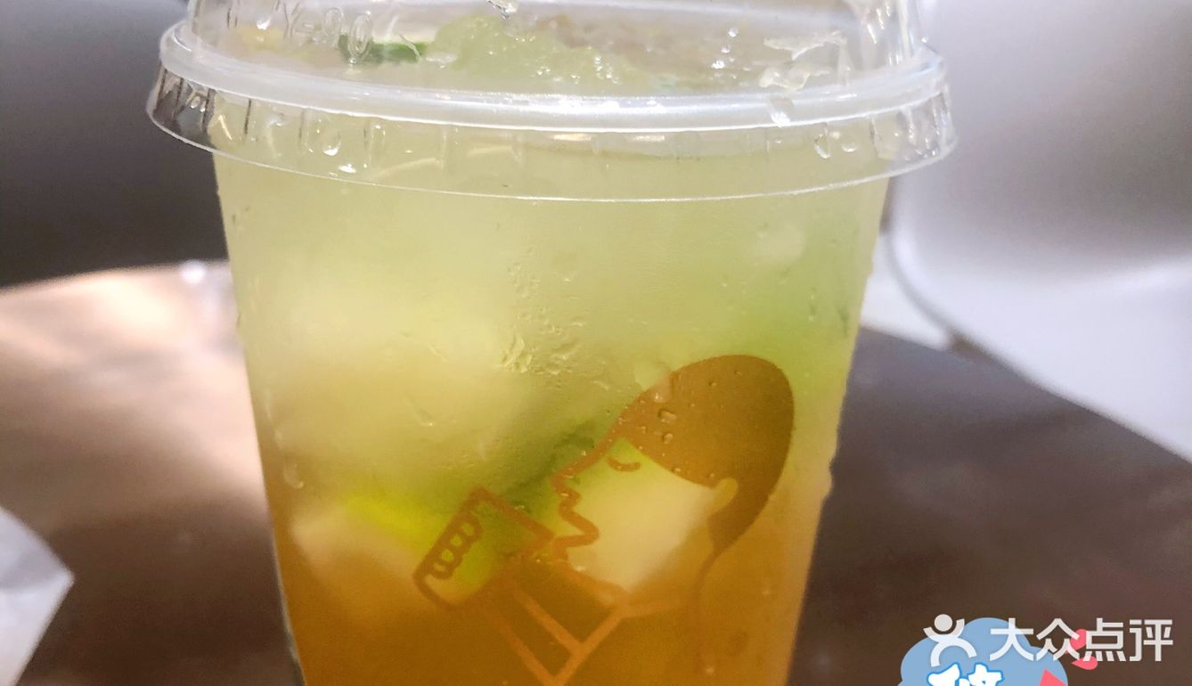 这个夏天属于喜茶——“暴风冰球”