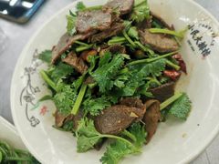香菜拌牛肉-小民大排档(光谷店)