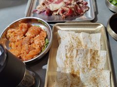 -围炉肉舍•炭烤活鳗•丹东海鲜烤肉(步行街店)