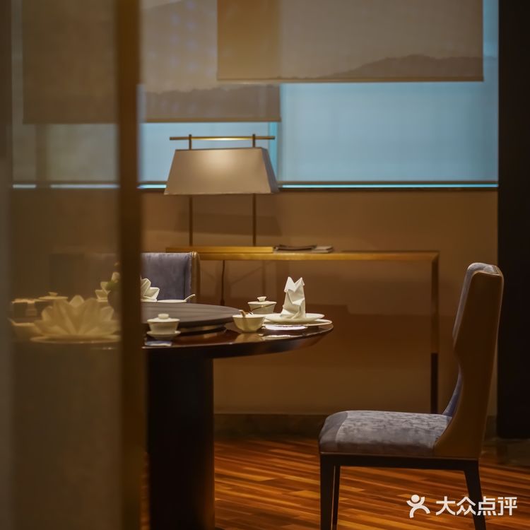 隐于渝中区的粤菜馆鹏阁值得一试