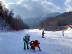 -亚布力新体委滑雪场