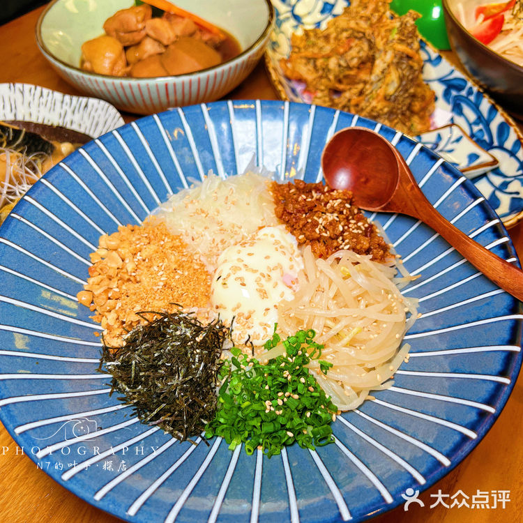 发现食物的99种味道｜今天吃了一大碗冲绳炖肉拌饭