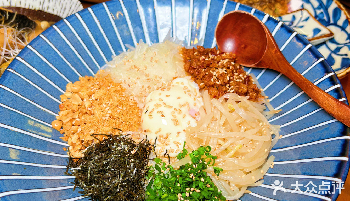 发现食物的99种味道｜今天吃了一大碗冲绳炖肉拌饭