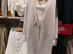 -优衣库(上海金桥国际商业广场店)