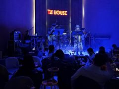 -TZ House音乐现场(来福士中心店)