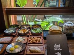 -银米·云南传统过桥米线(双廊黑金冠店)