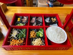 -勺子米线·云南传统小吃市集(四方街店)