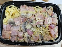 奶油蘑菇培根意大利面-遇见西木美式餐厅(体育路店)
