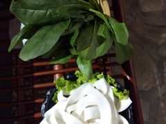 -东巴婆婆云南鱼豆花火锅(大东门店)