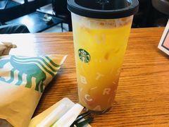 -星巴克臻选(莘庄仲盛店)