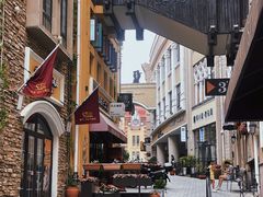 -鲁邦国际风情街(麦世达韩国精品百货店)