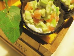 牛油果三文鱼卷-烛影拾光观景餐厅·创意菜·摄影·小提琴(大唐不夜城店)