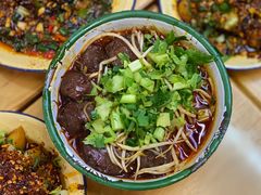 -拈签一笑黄牛肉辣卤串串