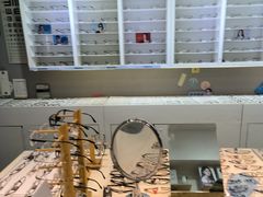 -天空之镜眼镜店蔡司依视路授权店(天通苑店)