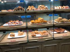 面包甜点陈列柜-新侨三宝乐面包店(崇文门店)